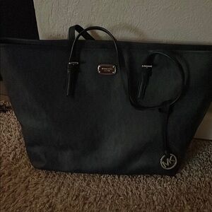 Michael Kors Black Tote Bag with Sleek Design